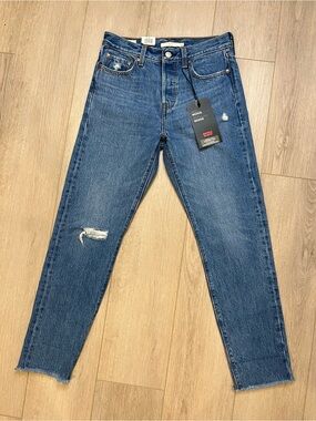 LEVI’S Premium Distressed Wedgie Jeans (NWT) - FREE SHIPPING on Bundles $85+